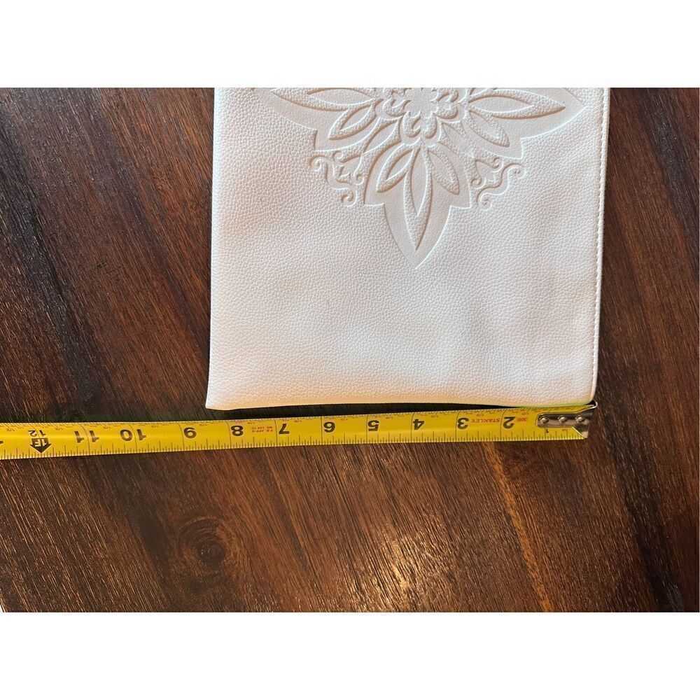 White clutch by Carlos Santana - Picture 4 of 8